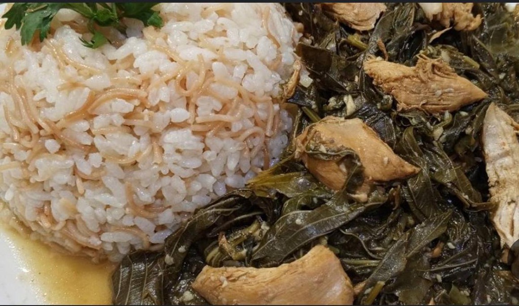 ملوخية مورقة مع الأرز