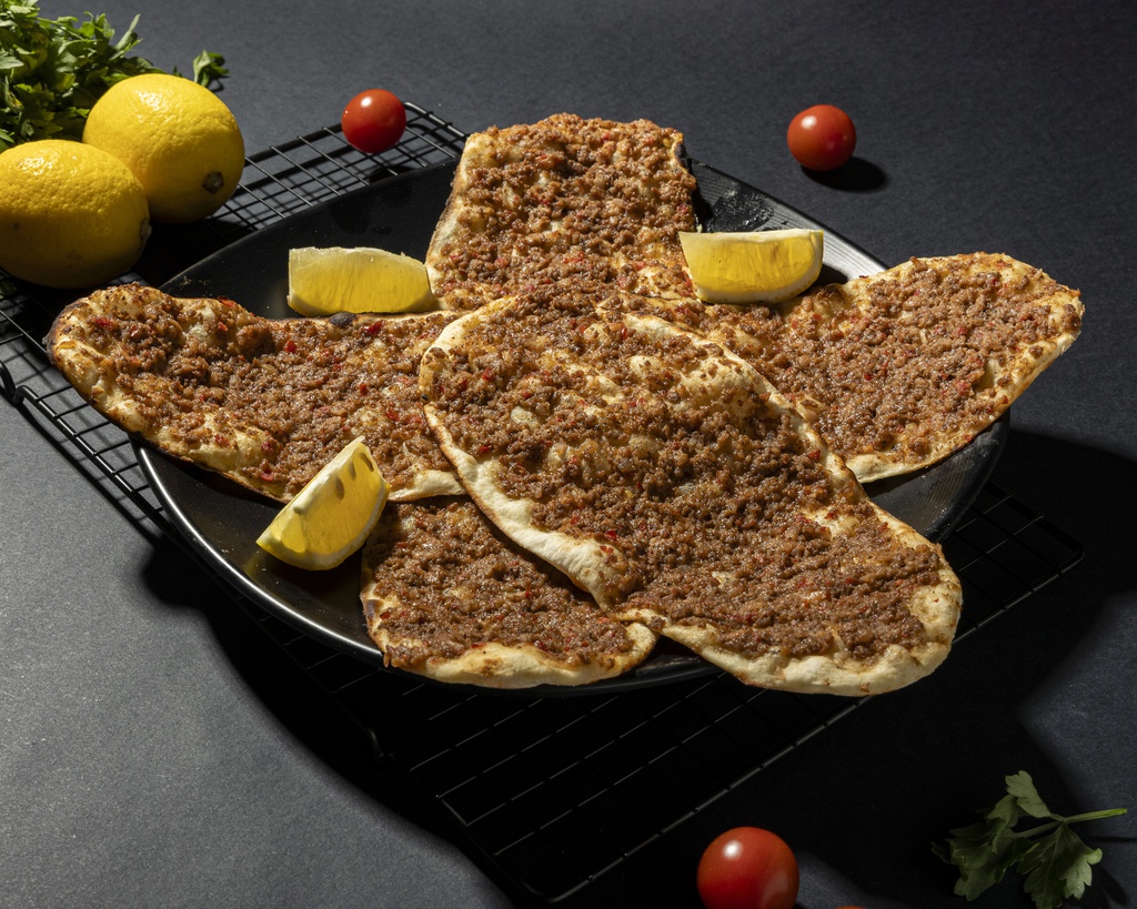 Lahmeh Bl Ajine Tomatose