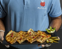Meat pie with mozzarella cheese